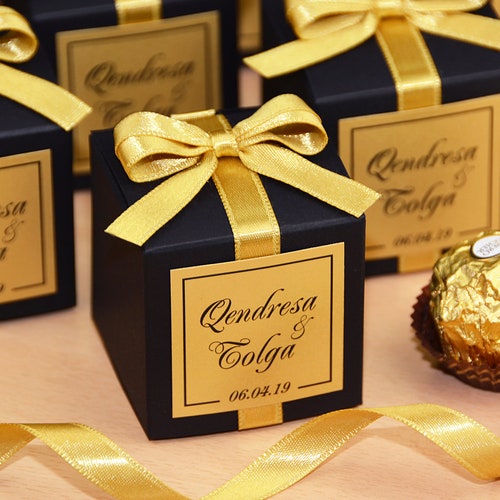 24 Pieces Party Supplies Gold Wedding Cake Favor Boxes 