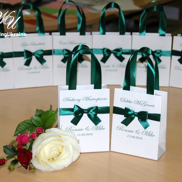 Petits sacs-cadeaux élégants - Sac cadeau de fête de mariage personnalisé avec un ruban de satin vert émeraude, un arc et des noms personnalisés - Cadeaux de demoiselles d'honneur