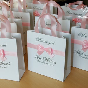 Custom Personalized Bridesmaids Gift bags - Bridal Party Gift Bag with name Maid of honour gift bag with satin bow and name