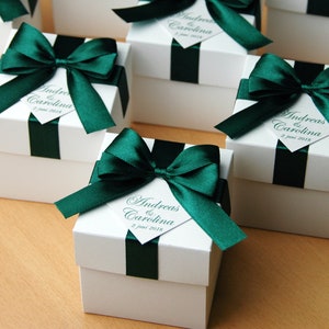 Bonbonnière de mariage vert émeraude - Boîtes de faveur de mariage avec noeud de ruban de satin et étiquette personnalisée - Boîte de bonbons de mariage de verdure pour les invités