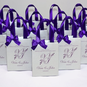 Purple Wedding Gift bags for small souvenirs Personalized Silver Bag with satin ribbon handles, bow and your names, Wedding favor for guests