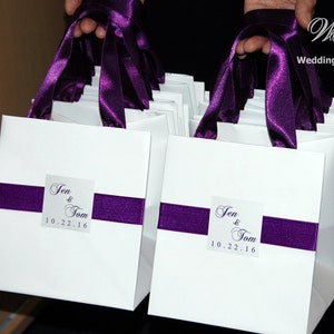 Purple Wedding Welcome Bags with satin ribbon and custom tag - Personalized Paper Gift Bags for guests - Elegant weddings favors