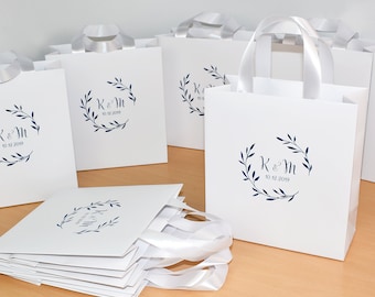 25 Wedding Welcome Bags with satin ribbon handles & custom monogram, Navy Blue Personalized Wedding gift bags for wedding favor for guests