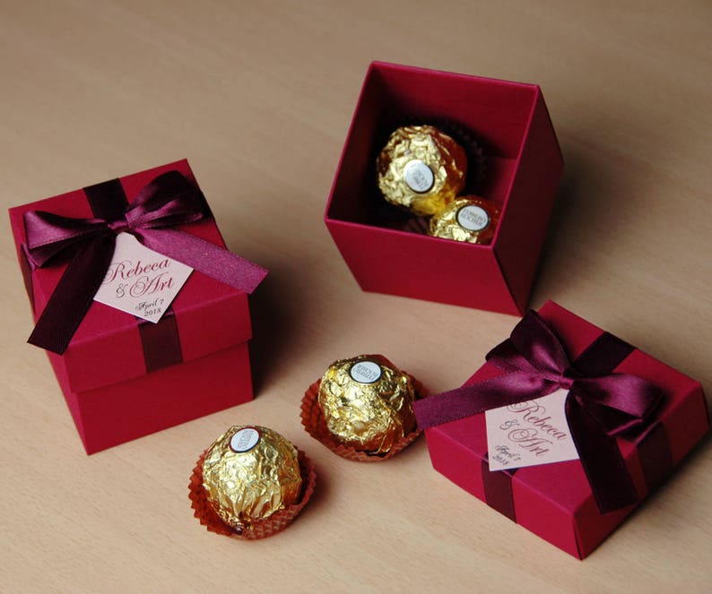 Wedding favor boxes with Wine Burgundy satin ribbon and personalized Blush tag Elegant wedding favor candy box Burgundy Wedding Bonbonniere
