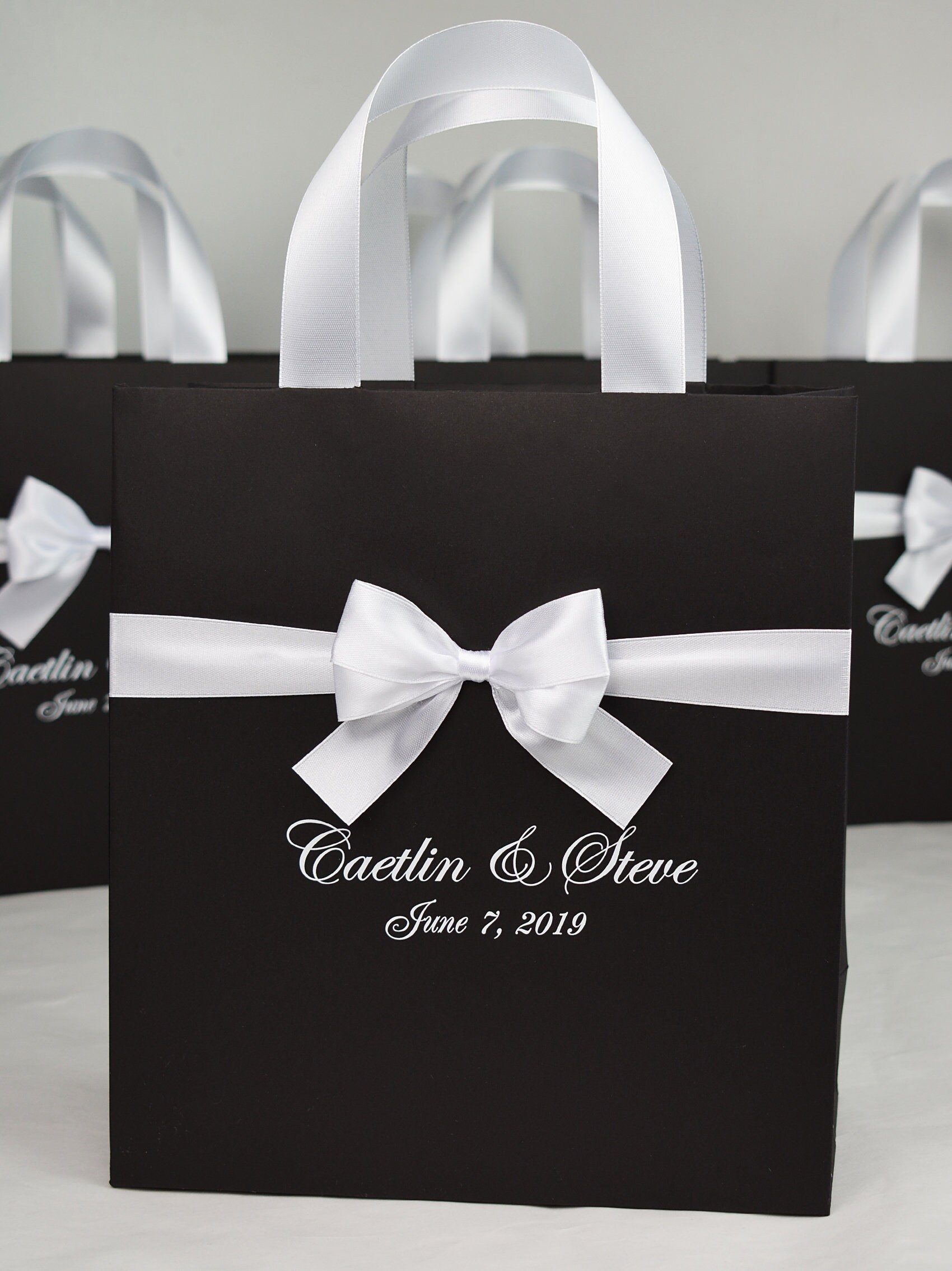  25 Pack Welcome Bags for Wedding Guests Bulk with Matching  Tissue and Ribbons,Items for Wedding Welcome Bags for Hotel Guests Holds  Bottles and Goodies, White,Just Married) : Baby