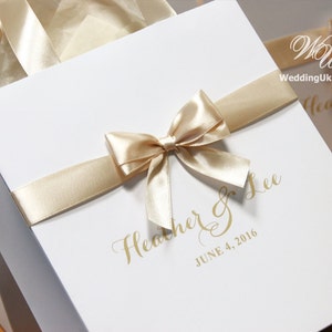 Bolsas de Bienvenida de Boda Champán con cinta de raso, lazo y nombres - Blanco y Champán - Bolsas Personalizadas Regalos de Bodas Favores para invitados