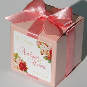 Blush weddings favor candy gift box with satin ribbon, bow & custom names - Shabby chic style Wedding Favors - Custom Wedding bonbonniere