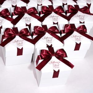 Elegant Wedding Bonbonniere, Wedding favor boxes with Wine Burgundy satin ribbon bow and personalized tag, custom candy box for party guests