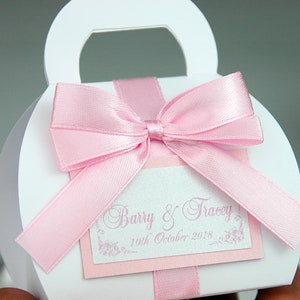 Light Pink Wedding bonbonniere  Elegant Favor Candy boxes with satin ribbon bow and your names Chic Wedding gifts and favors for guests