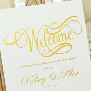 35 ivoor bruiloft Welkom zakken met satijnen lint handgrepen & uw namen, elegante goud gepersonaliseerde bruiloft Welkom geschenken en gunsten voor gasten