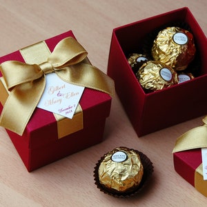 Burgundy & Gold Wedding Bonbonniere, Wedding favor box with satin ribbon bow and your names, Personalized favor candy boxes for guests