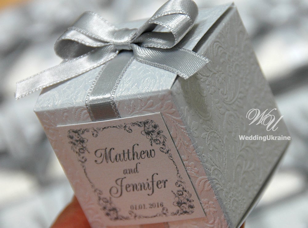 100pcs wedding favor Sugar Chocolate Hollow carta scatole regali