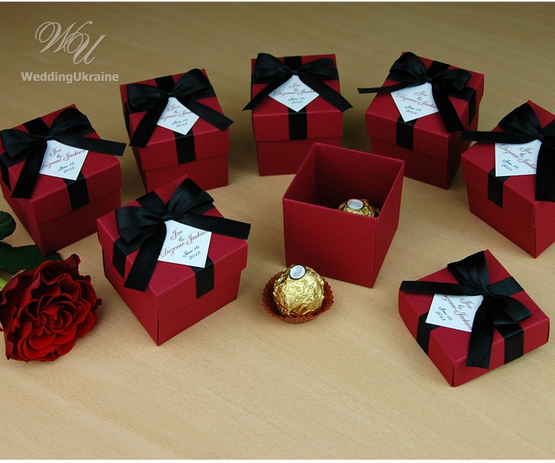 Wedding favor boxes with Wine Burgundy satin ribbon and personalized Blush tag Elegant wedding favor candy box Burgundy Wedding Bonbonniere