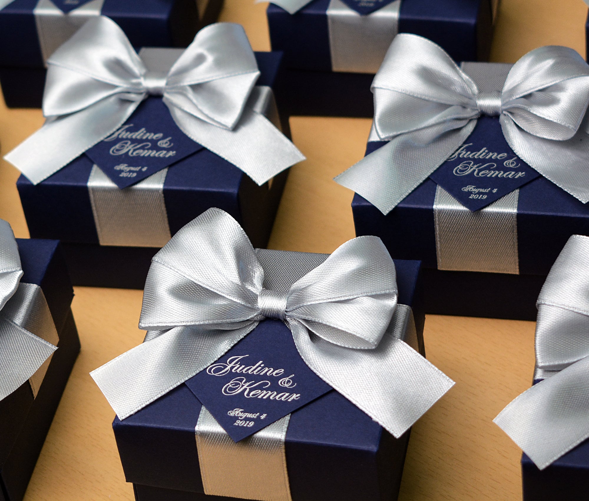 30 Navy Blue & Silver Wedding Favor Gift Box With Satin Ribbon Bow and Your  Names Elegant Bonbonniere Personalized Wedding Favors for Guests 