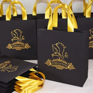 30 Beauty and the Beard Wedding Welcome Bags with satin ribbon handles and your names, Elegant Black & Gold Personalized wedding favors
