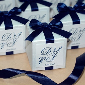 Navy Blue Wedding monogram bonbonniere. Personalized Favor box with satin ribbon, bow and tag. Elegant wedding favor boxes for guests