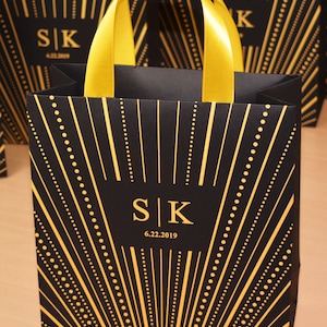 30 zwarte en gouden welkomsttassen voor bruiloften met handvatten van satijnen lint en uw initialen, elegante gepersonaliseerde tassen met monogram voor huwelijksbedankjes