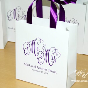 30 Wedding Gift Bags with Purple satin ribbon and Custom names - Wedding welcome Bags - Personalized Mr and Mrs wedding Gift bag for guests