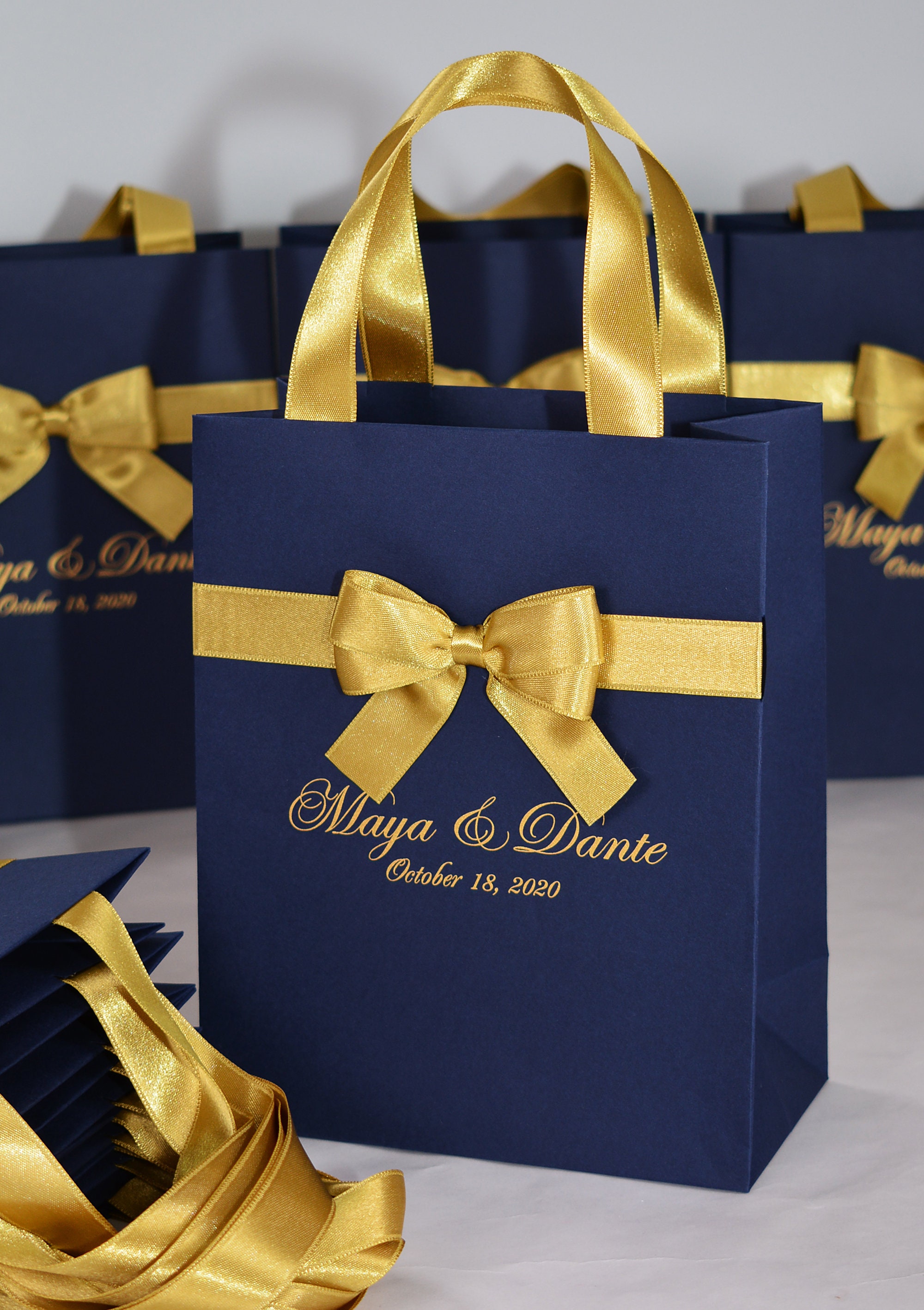  25 Pack Wedding Gift Bag with Tissue Paper and Ribbons - Gold  Wedding Gift Bags for Hotel Guests, Wedding Welcome Bag, Wedding Thank You  Bags with Handles Bulk Medium Size (8L