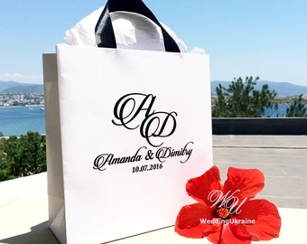 Wedding Welcome Bags with satin ribbon and names - Elegant Personalized Paper Bag - White and Black - Custom Wedding Gift bags