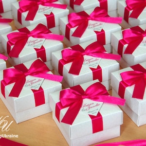 Elegant favor gift box with satin ribbon, bow and names - White and Pink - Custom personalized wedding favor boxes