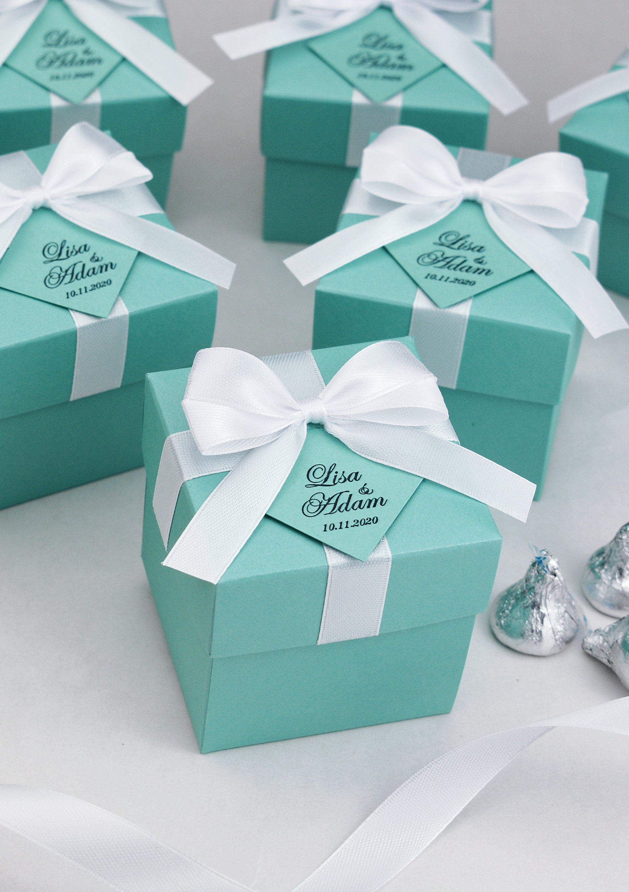 Fiocco Rosso Realistico Con Nastro | Vettore Premium