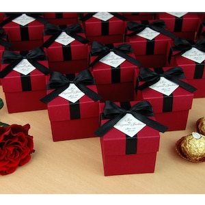 Burgundy & Black Wedding Bonbonniere, Wedding favor boxes with satin ribbon bow and personalized tag Elegant wedding favor candy box