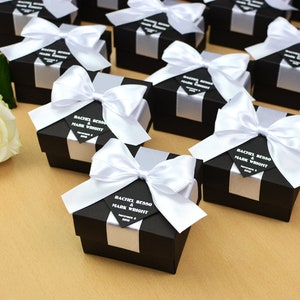 35 Black & White wedding favor gift box with satin ribbon, bow and your names, Elegant Personalized Classic wedding favors for guests