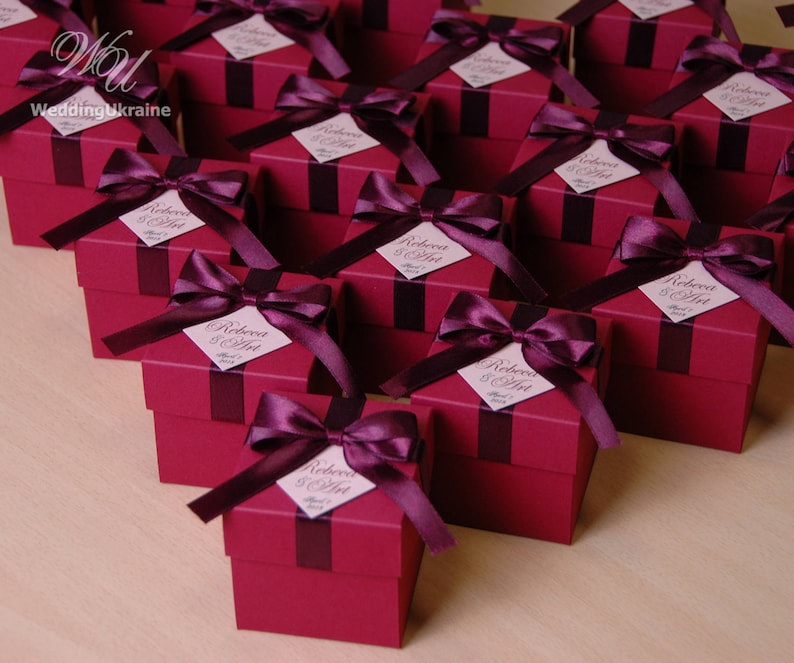Wedding favor boxes with Wine Burgundy satin ribbon and personalized Blush tag Elegant wedding favor candy box Burgundy Wedding Bonbonniere