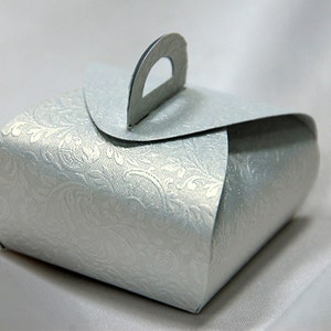 50 Wedding Favor Candy Boxes, Elegant wedding bonbonniere, White shimmered pattern box for your wedding favor for guests