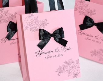25 elegante Hochzeit Willkommen Taschen mit Satinband Griffe, Schleife und Namen, elegante Licht rosa personalisierte Hochzeitsgesellschaft gunst für Gäste