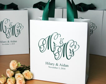 20 Mr and Mrs Gift Bags with Emerald Green satin ribbon handles and your names Greenery Wedding welcome Bags Personalized favors for guests