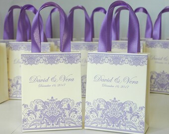 30 Ivory and Lavender wedding Bags with satin ribbon, print lace & custom names - Personalized Wedding Party gift bags for favors for guests