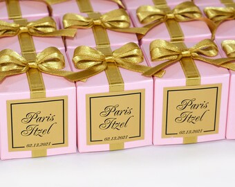 Elegante Hochzeit Bonbonniere. Hellrosa & Gold Hochzeit Gunsten Box mit Gold Satin Band Schleife und benutzerdefinierte Tag. Personalisierte Boxen für Gäste