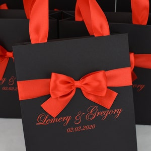Black & Red Wedding Welcome Bag with satin ribbon handles, bow and names, Elegant Personalized gift bags for wedding favor for guests