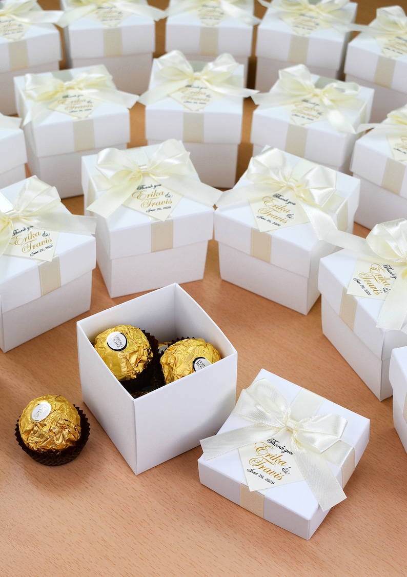 Elegant Wedding Bonbonniere Wedding favor boxes with ivory