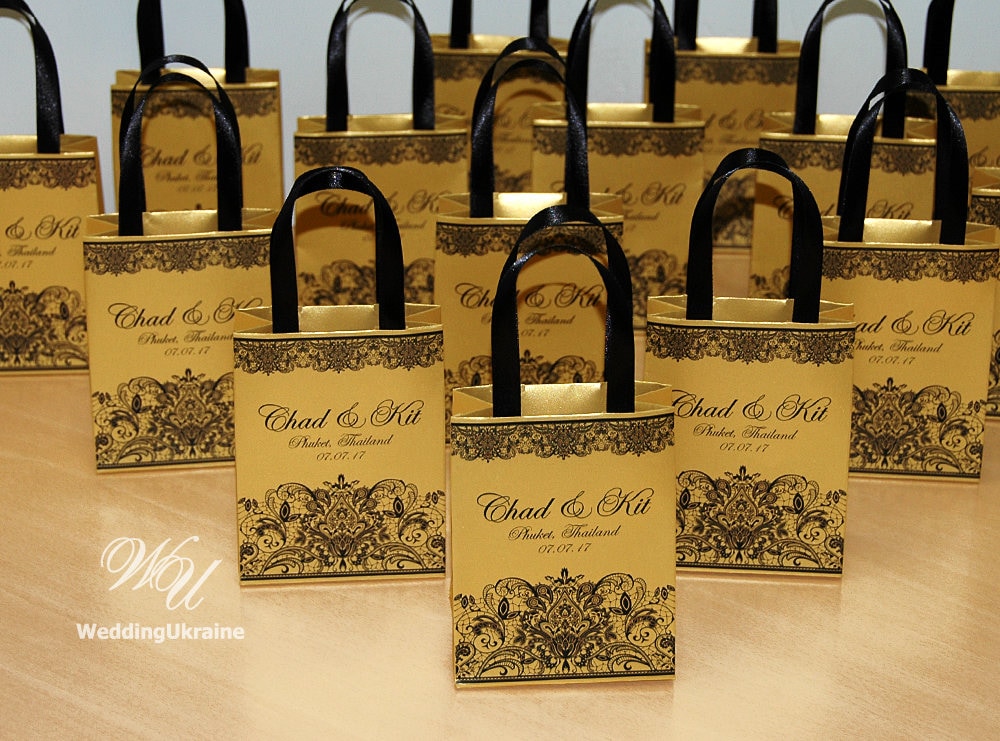  Ctosree 50 Pcs Wedding Gift Bag Thanks for Celebrating with Us  Paper Bags Gold Wedding Gift Bags with Handle for Hotel Guests Wedding Gift  Bag for Bridal Shower Party Favors 