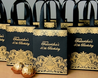 30 Schwarz & Gold Geburtstagsparty Geschenkbeutel mit Satinband Griffen und personalisiertem Namen Jahrestag Party Geschenk und Gastgeschenke für Gäste
