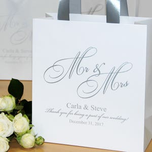 30 Silver Wedding Welcome Bags with satin ribbon handles and your names - Elegant Personalized Mr & Mrs favors for guests - Custom bags