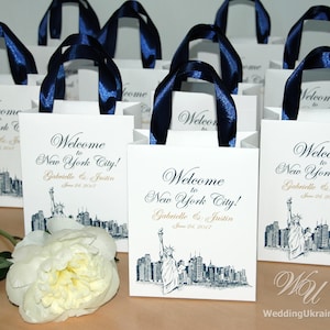 35 Welcome to NYC Wedding Bags with Navy satin ribbon handles and Gold names, Personalized Destination Wedding gifts and favors for guests