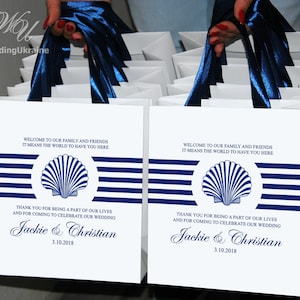 35 Hochzeit Willkommen taschen mit Navy Blue Satin Band Griffe, Muschel und Ihre Namen, personalisierte Strand Hochzeit Gefälligkeiten für Gäste