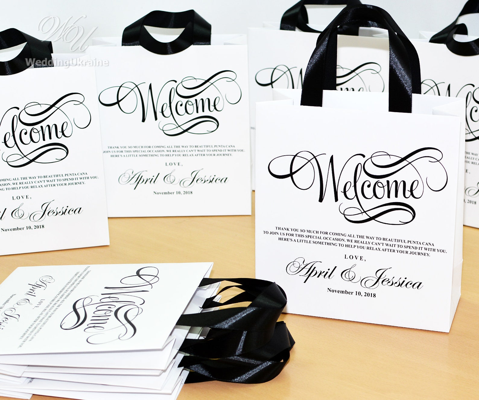 Gorgeous Hotel Gift Bags Wedding Picture Photography Gorgeous Hotel Gift Bags Wedding Picture Photography