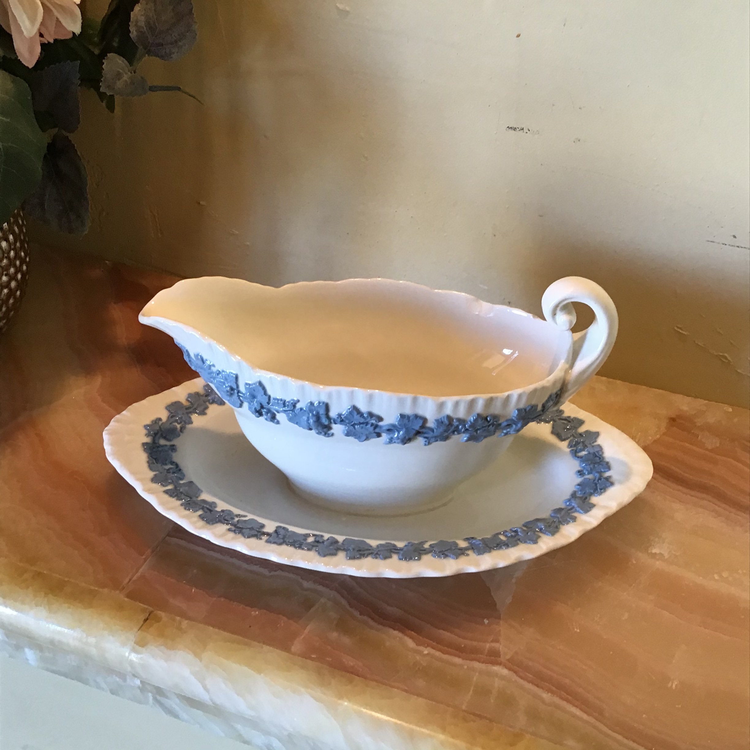 Wedgwood Queensware Gravy Boat, Shell Edge Wedgwood, Lavender on Cream ...