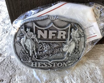 Boucle De Ceinture Montana Silversmiths – NFR Hesston 2014, Métal, 4x3.25 Pouces