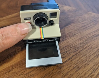 polaroid camera aesthetic