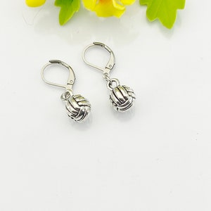 Pendientes de voleibol, pendientes hipoalergénicos, amuleto de voleibol, regalo de joyería del equipo de voleibol, pendientes de aro colgante, L178