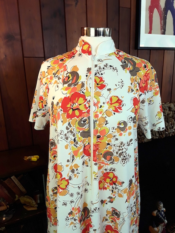 Casual, Psychedelic, Orange and Brown Floral Fron… - image 1