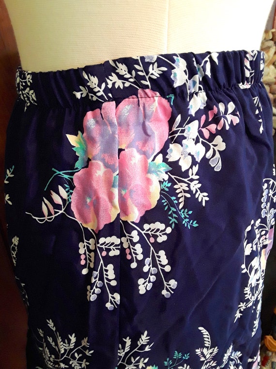 Navy Blue Peasant Skirt with Pastel Pansies, Size… - image 6