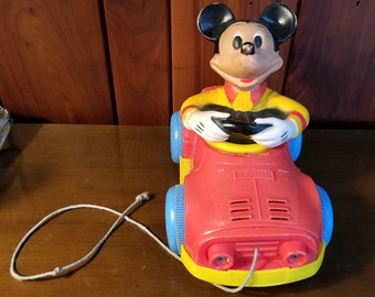 Disney's Mickey Mouse "Pull Mees" Pull Car de Kohner, 1973