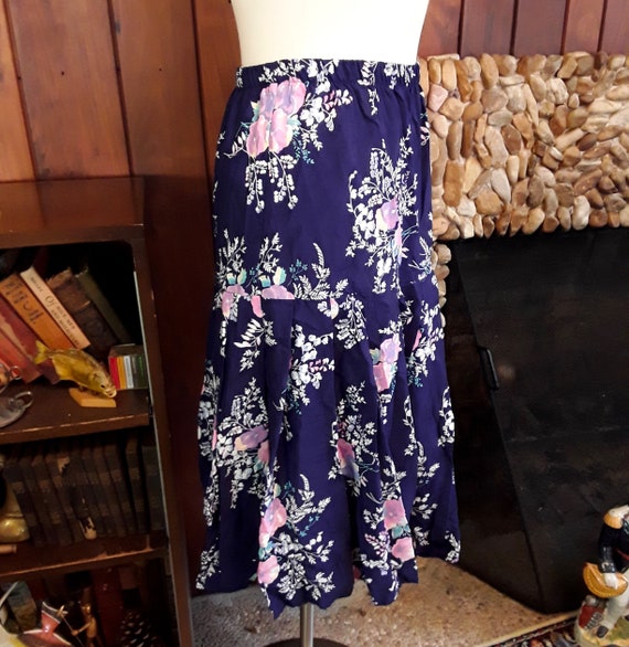 Navy Blue Peasant Skirt with Pastel Pansies, Size… - image 2